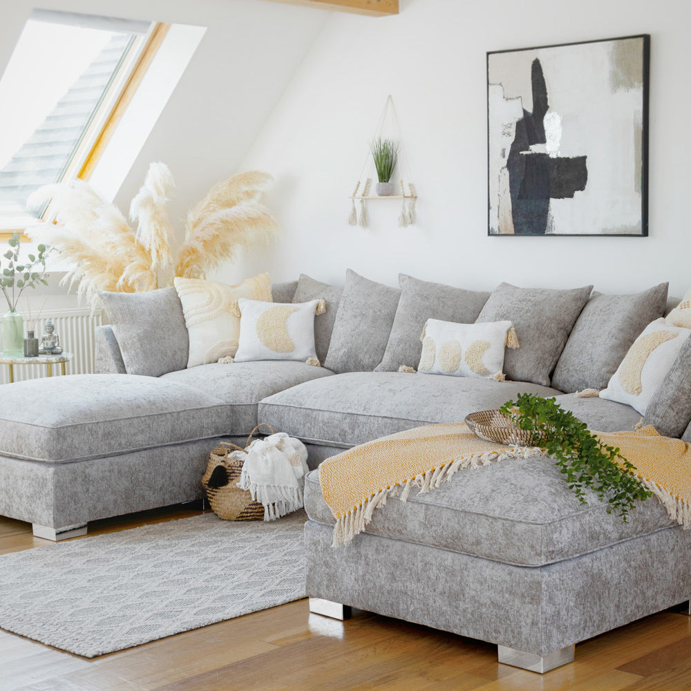 The Best Sofas for Pet Owners: Style Meets Durability