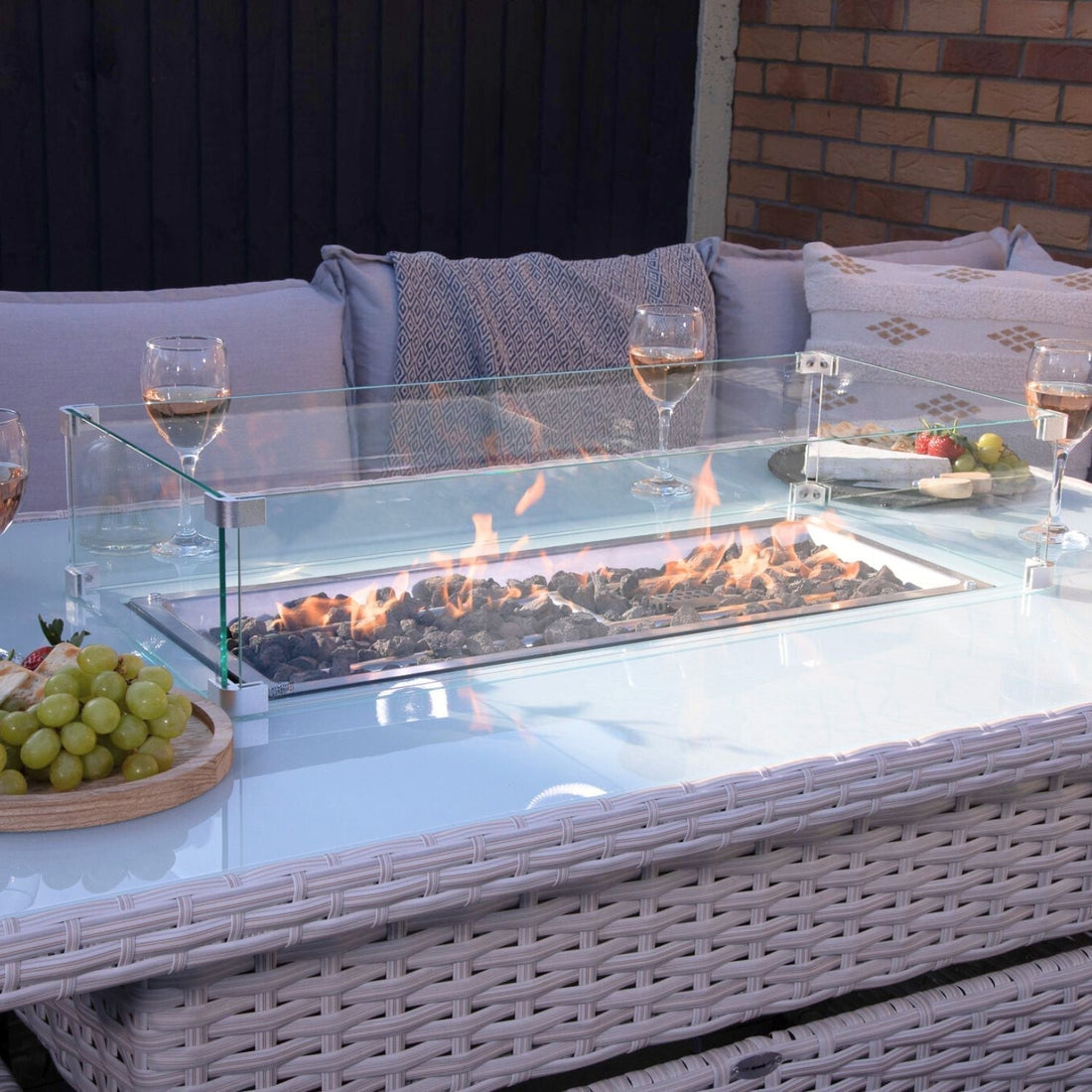 Spring Cleaning & Outdoor Refresh: Declutter Your Home and Garden in Style