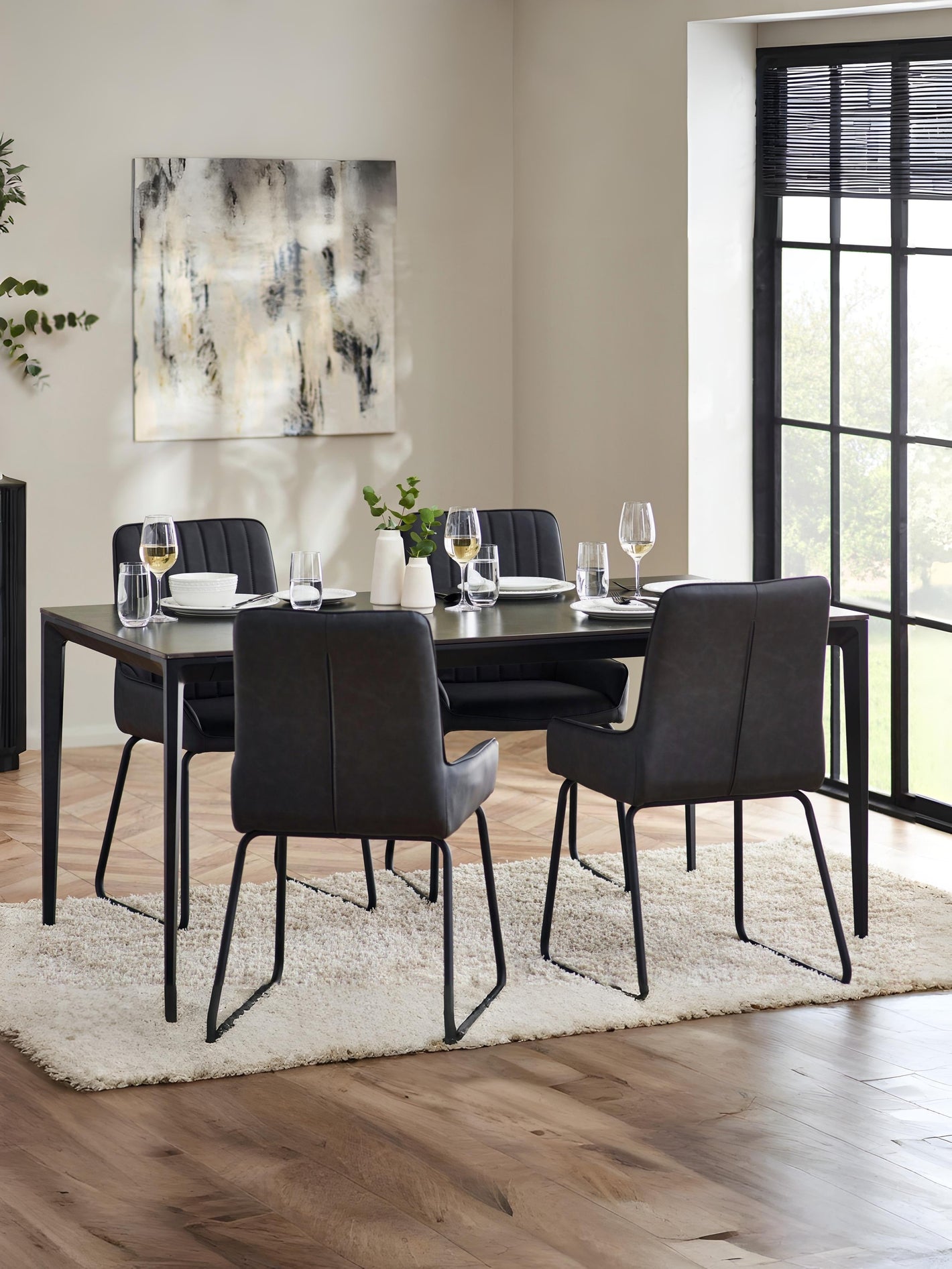 How to Choose the Perfect Dining Table for Your Space
