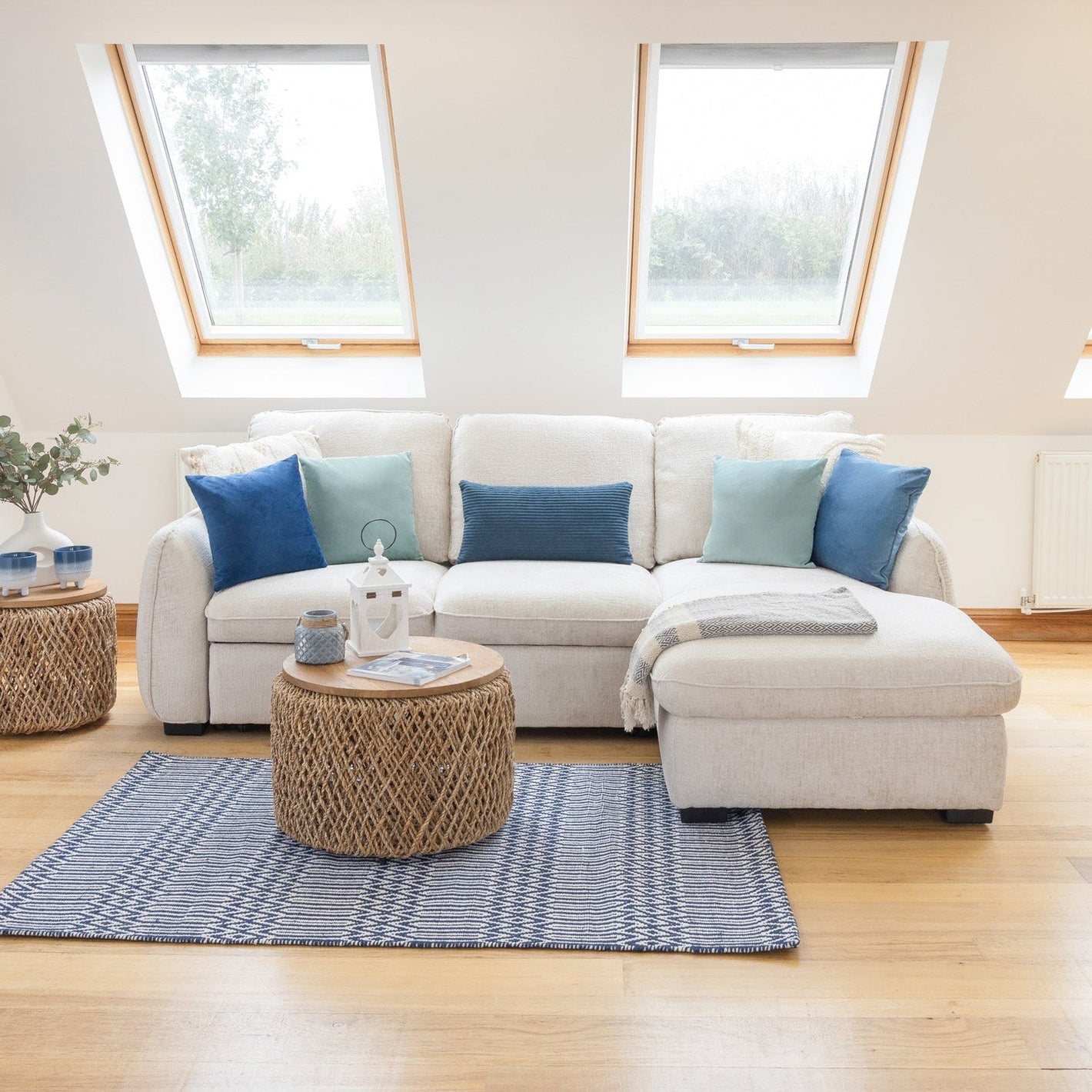 How Do You Choose Living Room Furniture That’s Stylish and Functional?