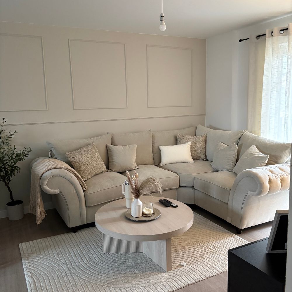 Discover the Windsor Fullback Sofas: Timeless Elegance for Your Living Room