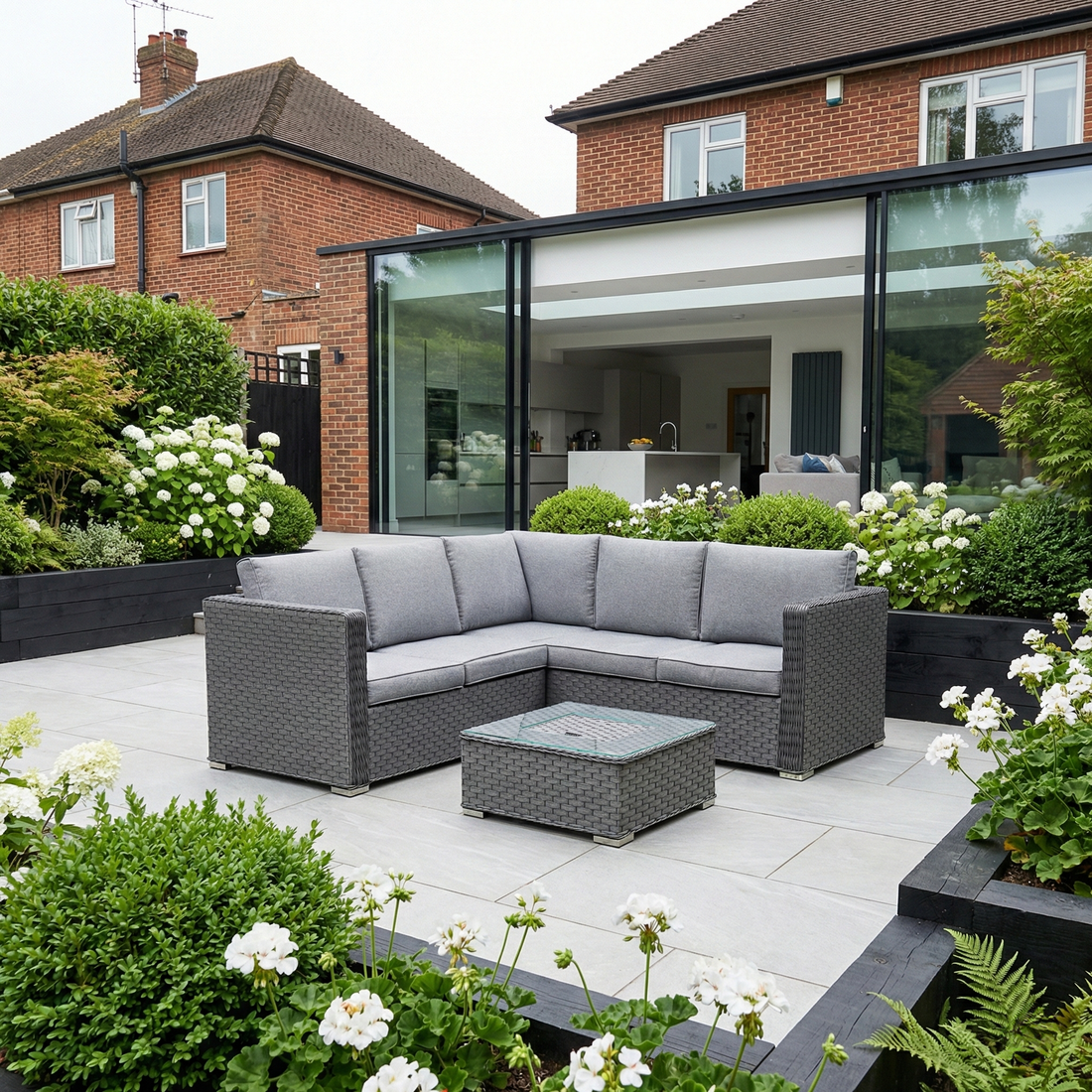 Transform Your Outdoor Space with the Right Garden Furniture
