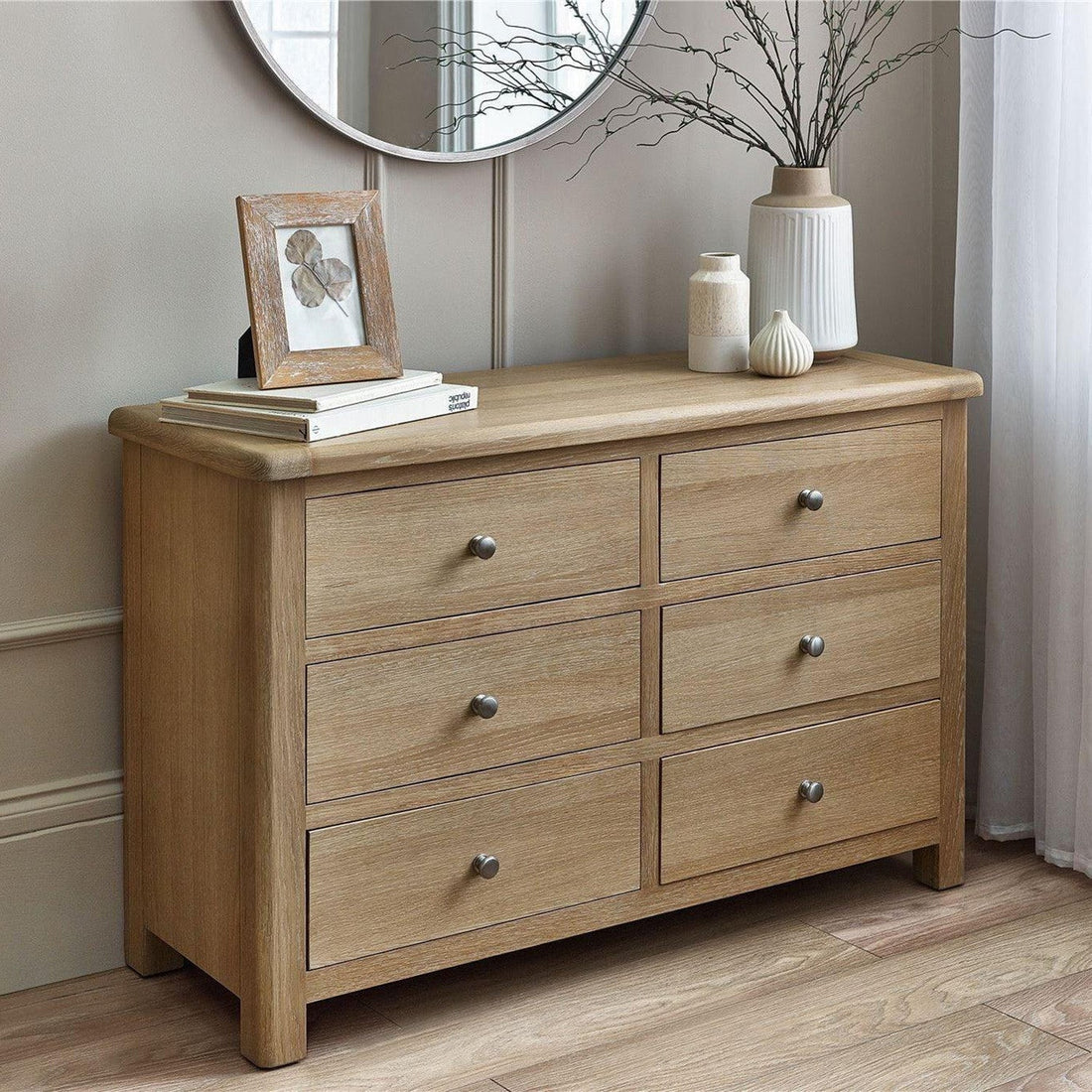 How to Dress a Chest of Drawers and Make the Most of Your Bedroom