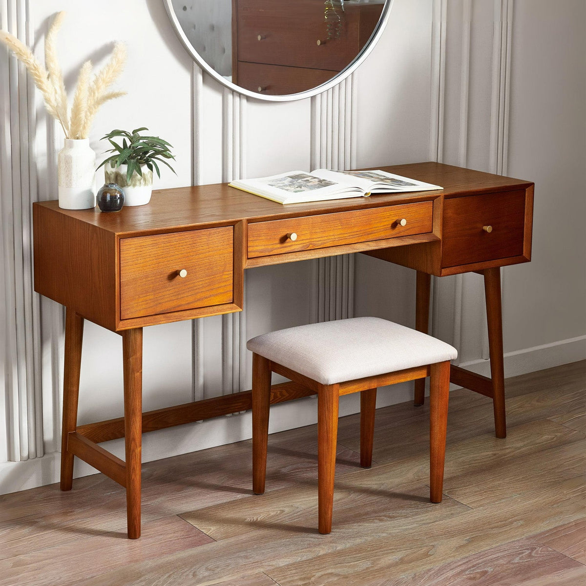 Leif Dressing Table And Stool Set Ash