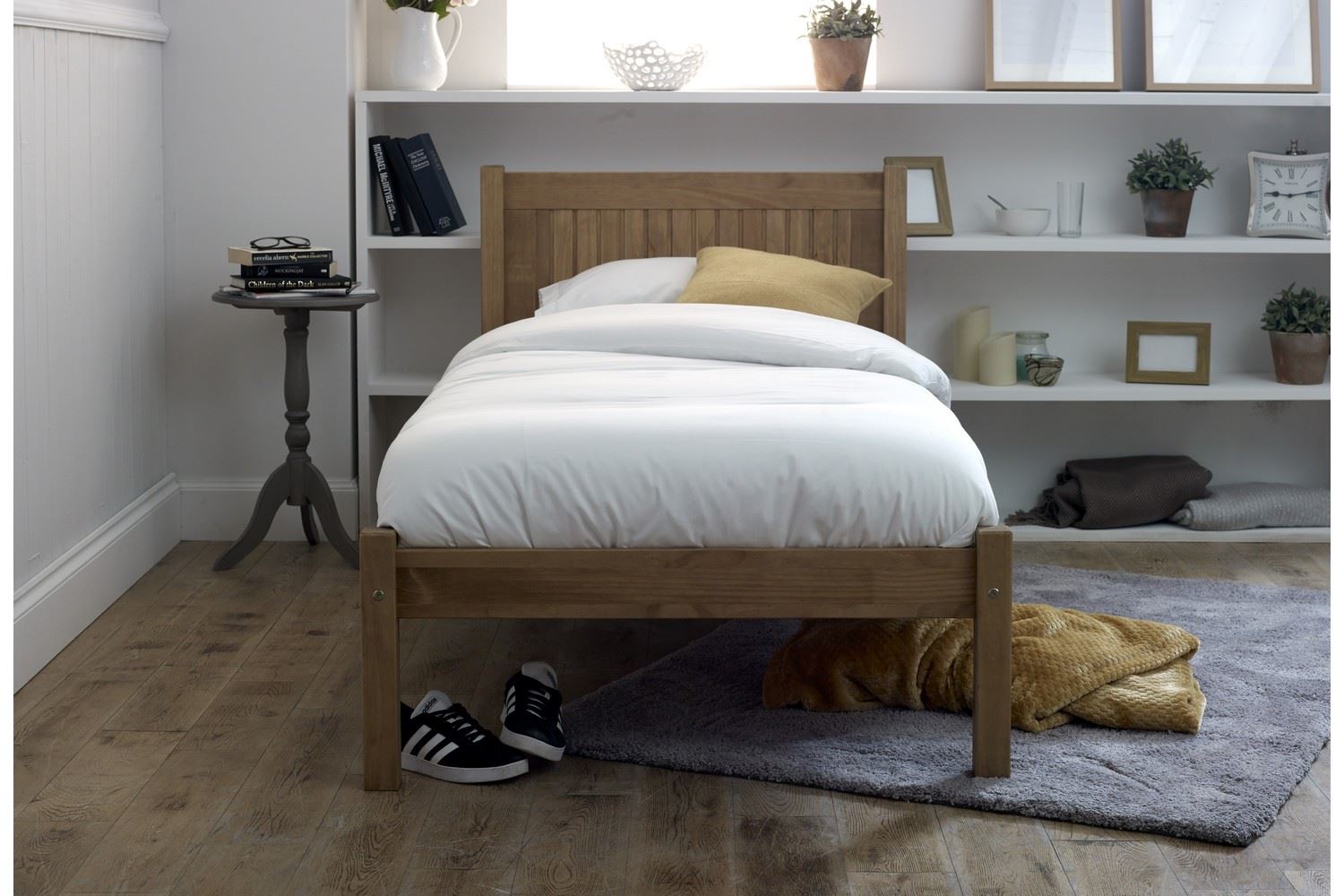 Capricorn Bed Frame King Pine