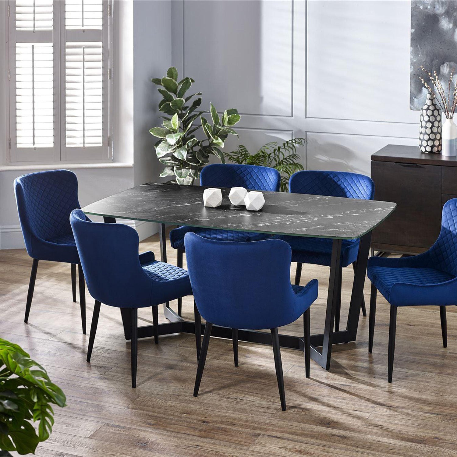 Oli Dining Table Black